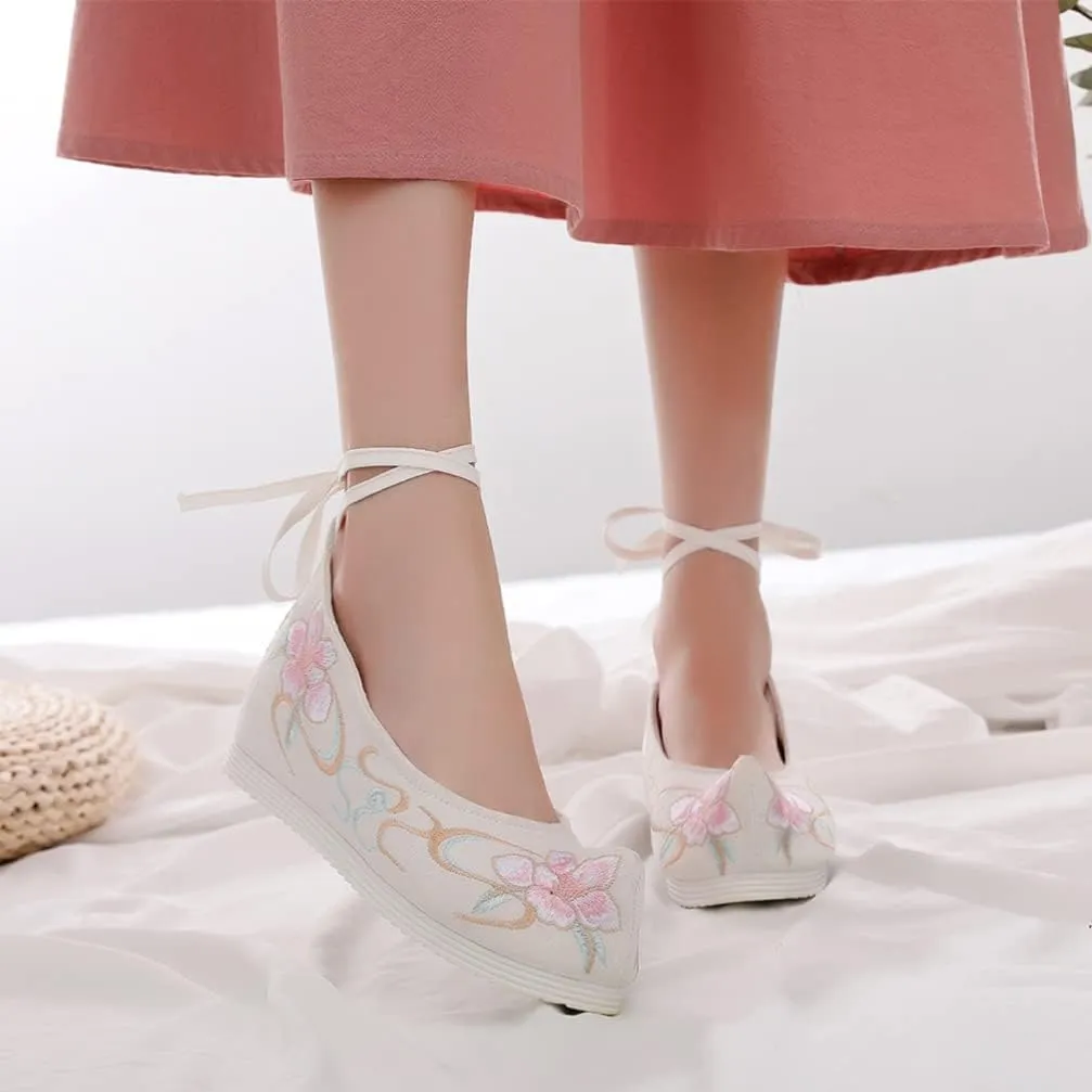 1 Pair Women Hanfu Shoes Chinese Embroidered Flower Flat Retro Ethnic Slope- Heel Shoes Vintage Floral Silk Shoes