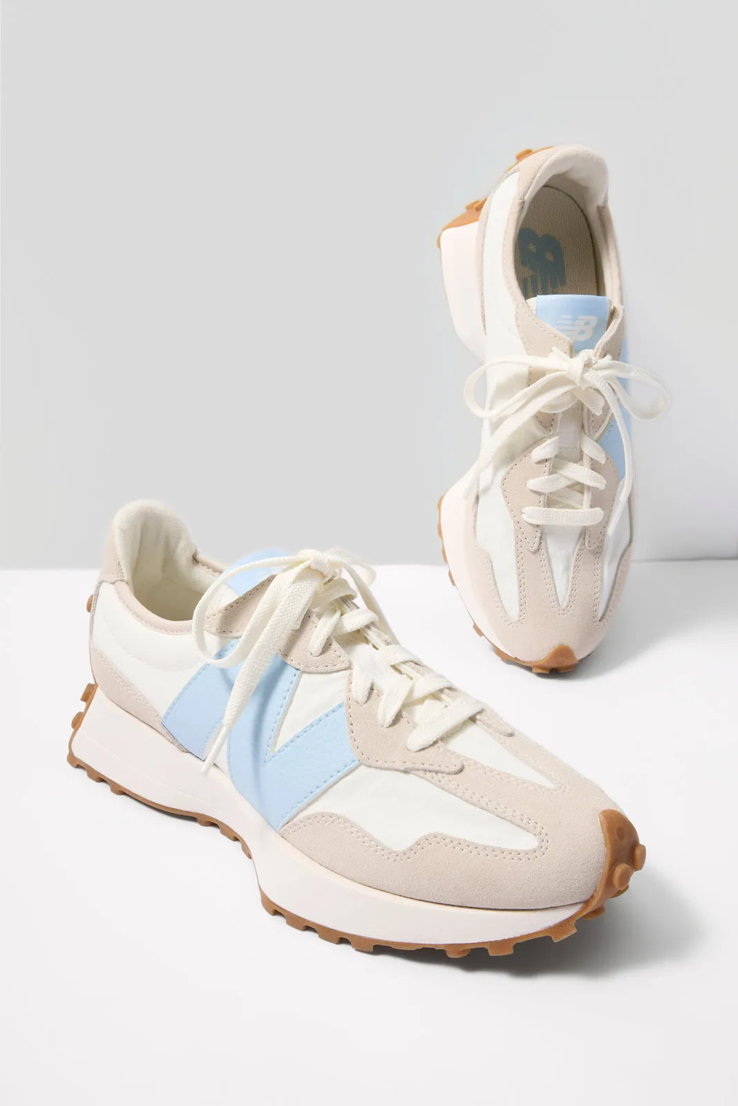327 Sneaker