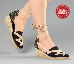 Alpargatas clásicas con cordones y cuña alta Lola totalmente negras
