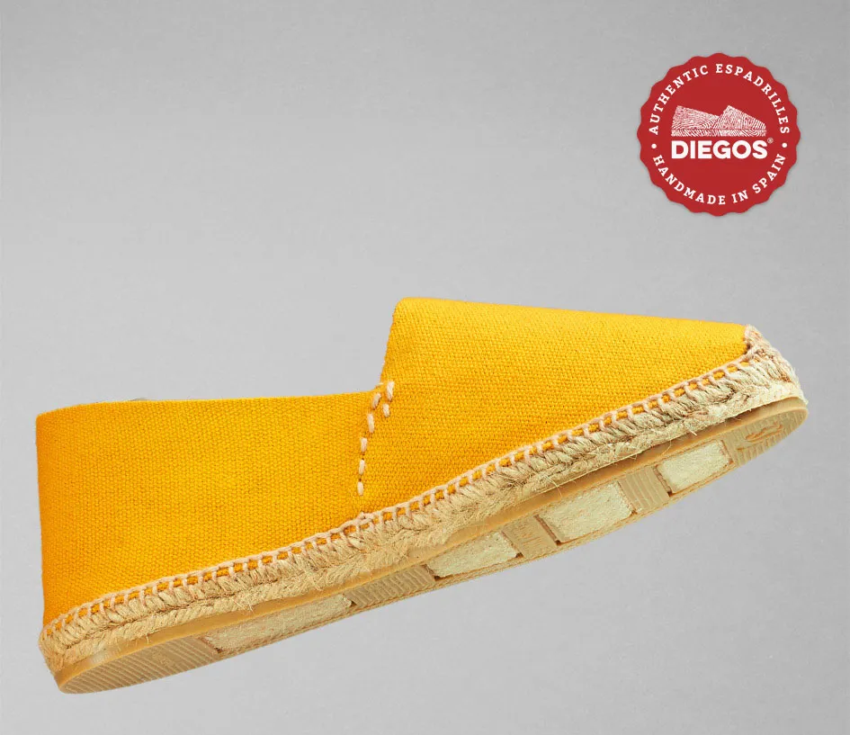 Alpargatas ámbar dorado