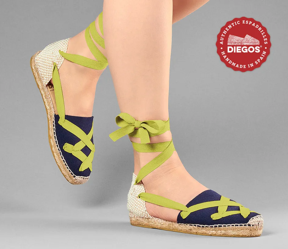 Alpargatas planas Lola clásicas cordones azul marino