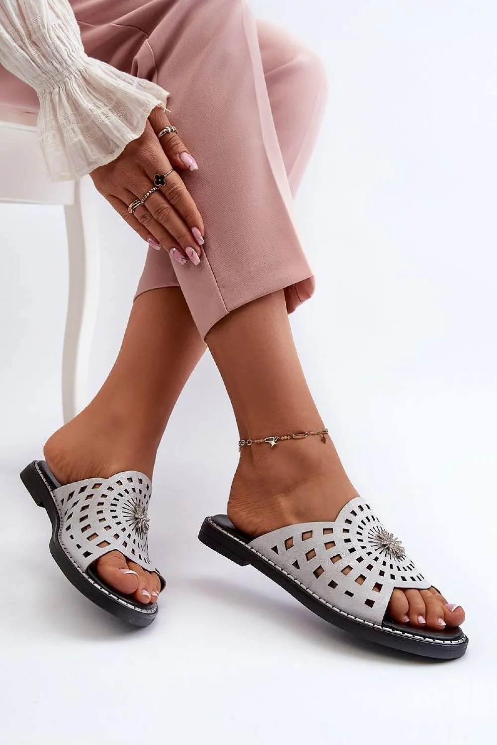 Fashion-Forward Comfortable & Chic Flip-Flops
