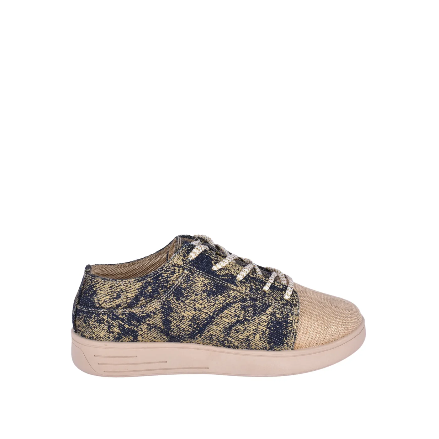 Fashionable Sneaker with Trims
