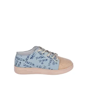 Fashionable Sneaker with Trims