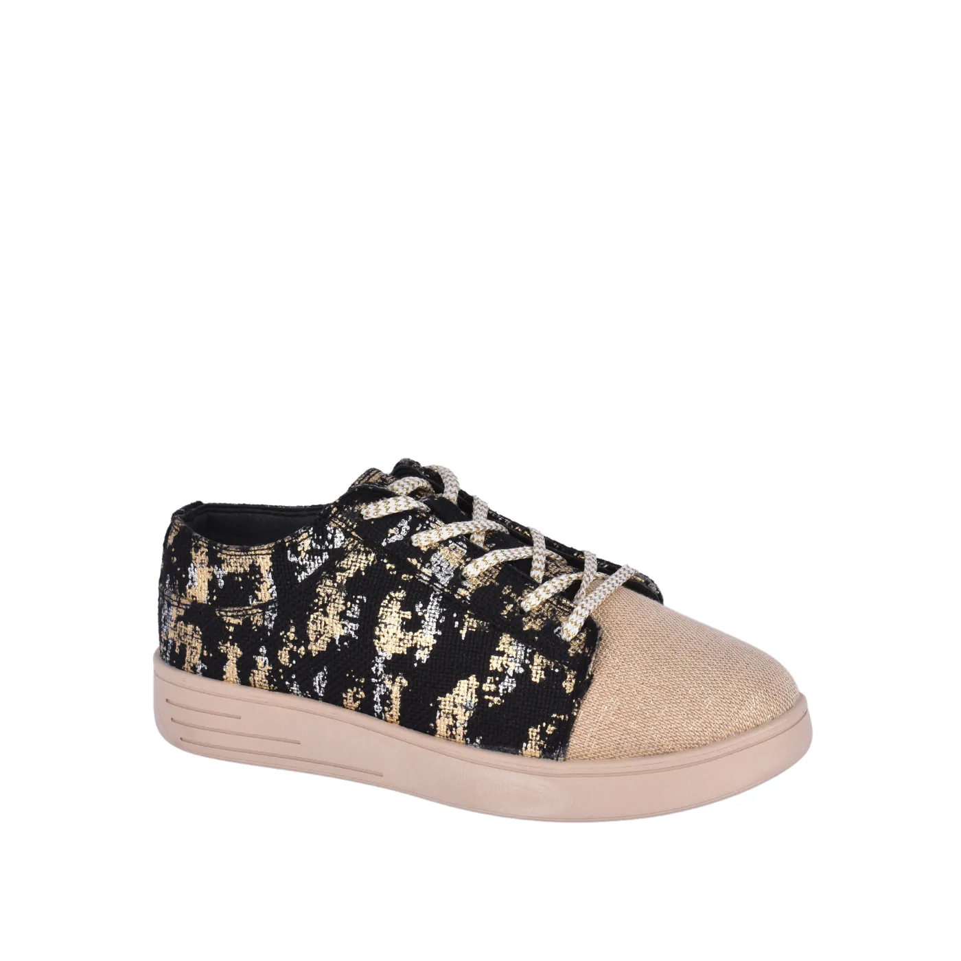 Fashionable Sneaker with Trims