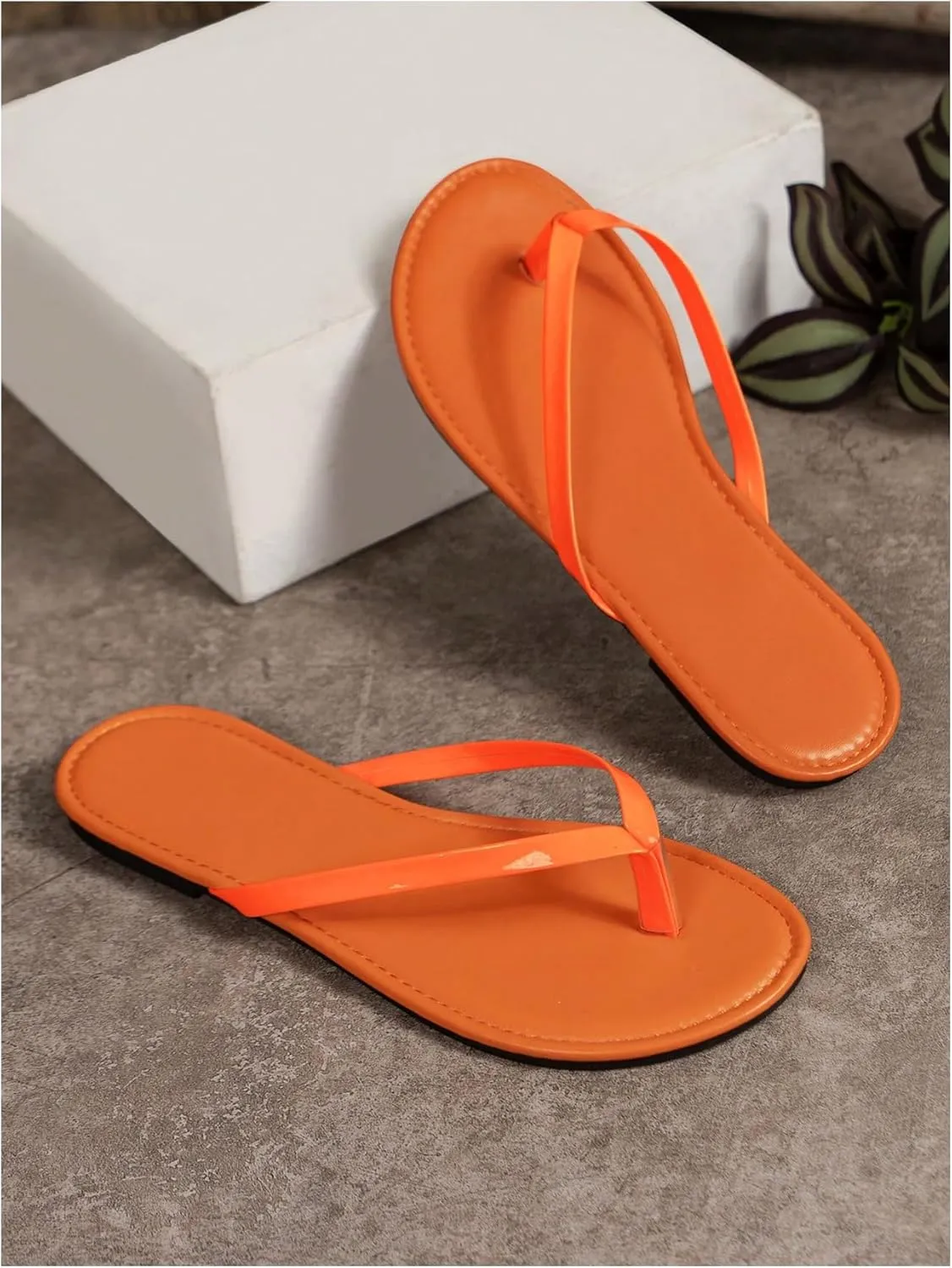 GORGLITTER Women's Flip Flops Summer Beach Sandals for Women 2025 Comfortable Thong Flats Slippers