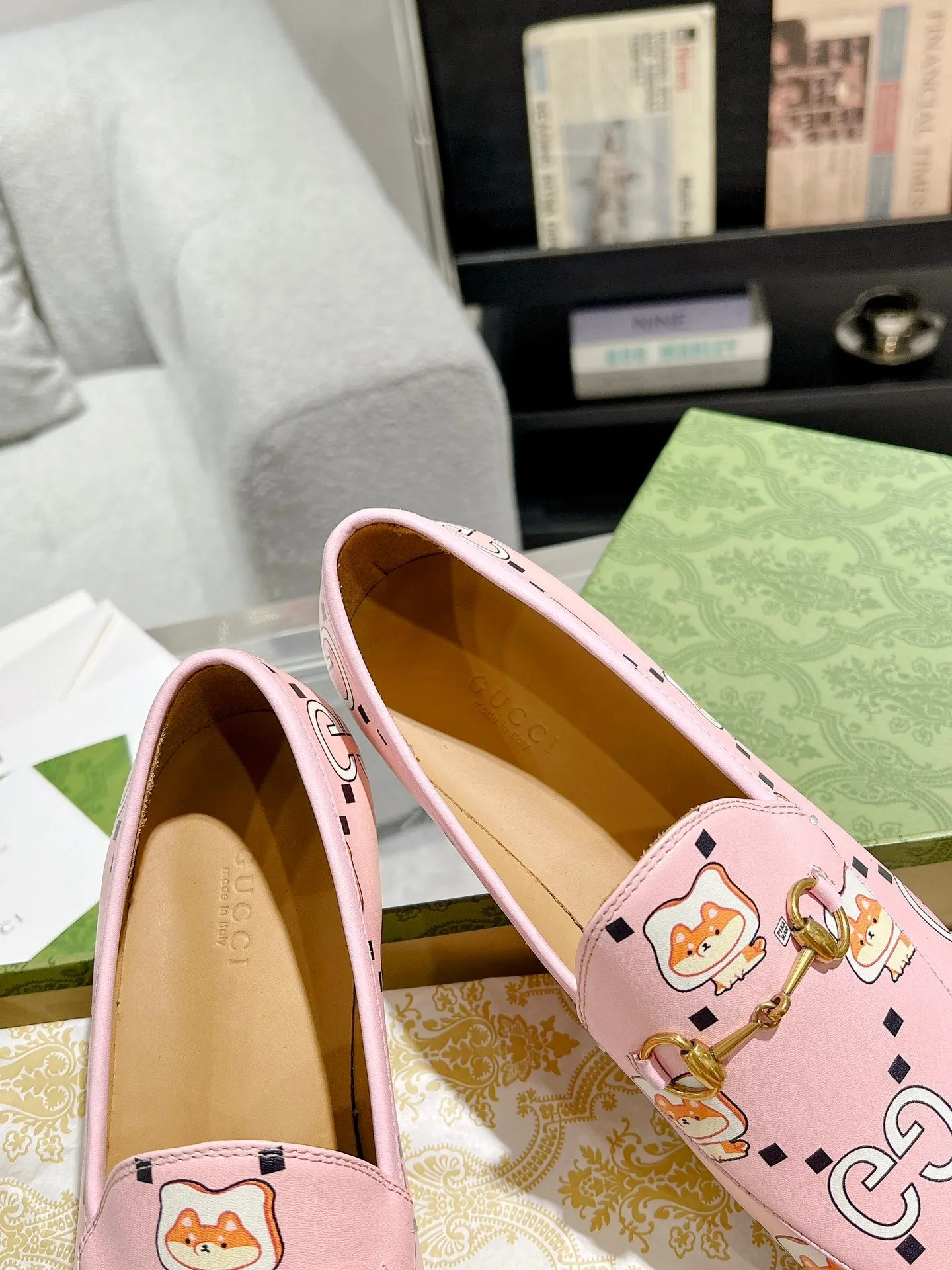 HORSEBIT LOAFER WITH CUTE CAT PRINT IN LIGHT PINK CALFSKIN