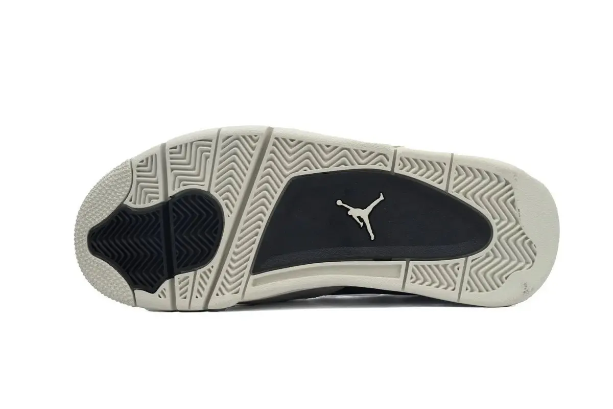 Light 4 Air Jordan RM 'Black Exclusive Cost-efficient Bone'