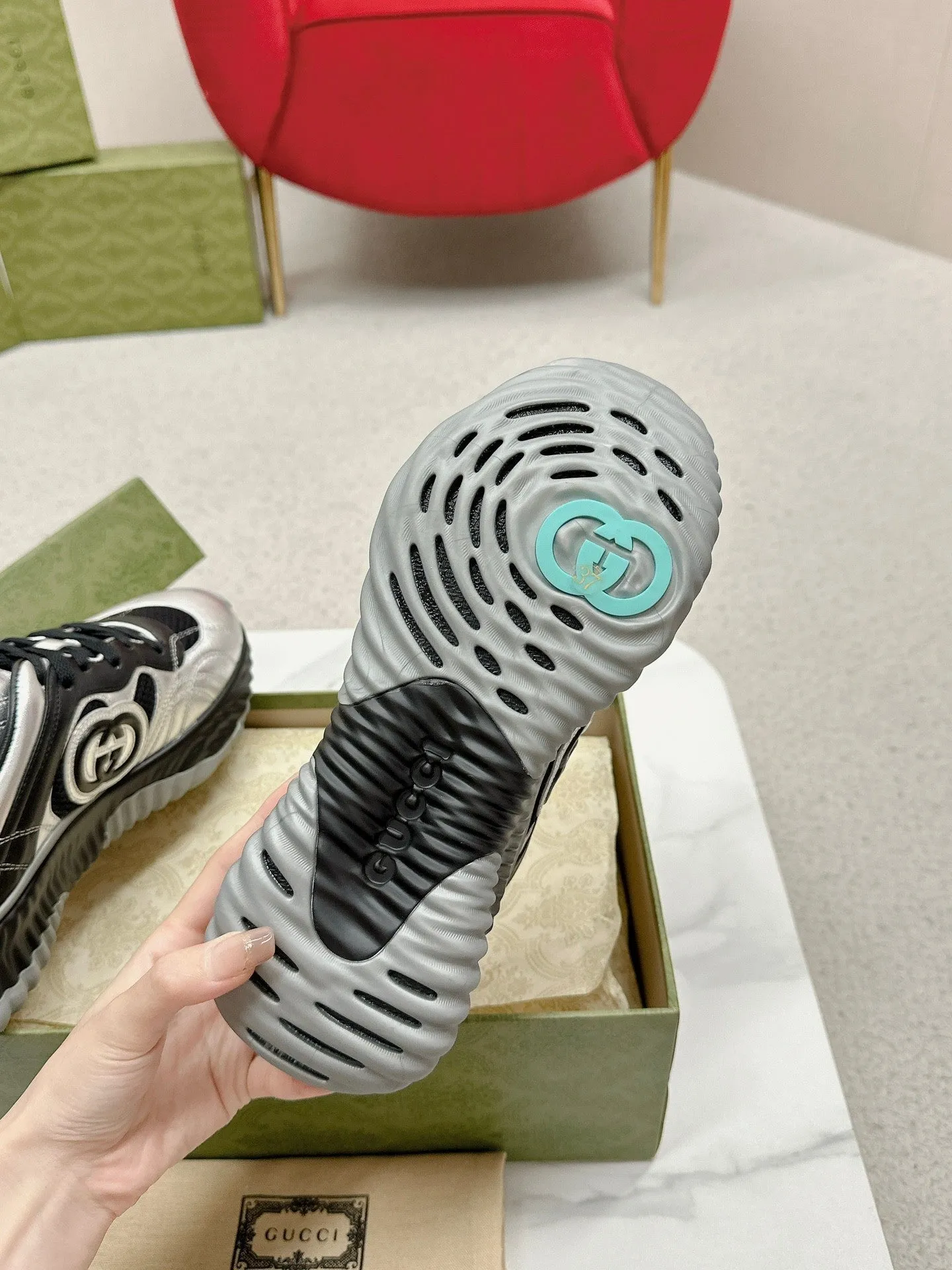 LIGHT TRAINER GG Gucci Enormous discount Extensive catalogue BLACK RIPPLE AND SILVER LAMBSKIN