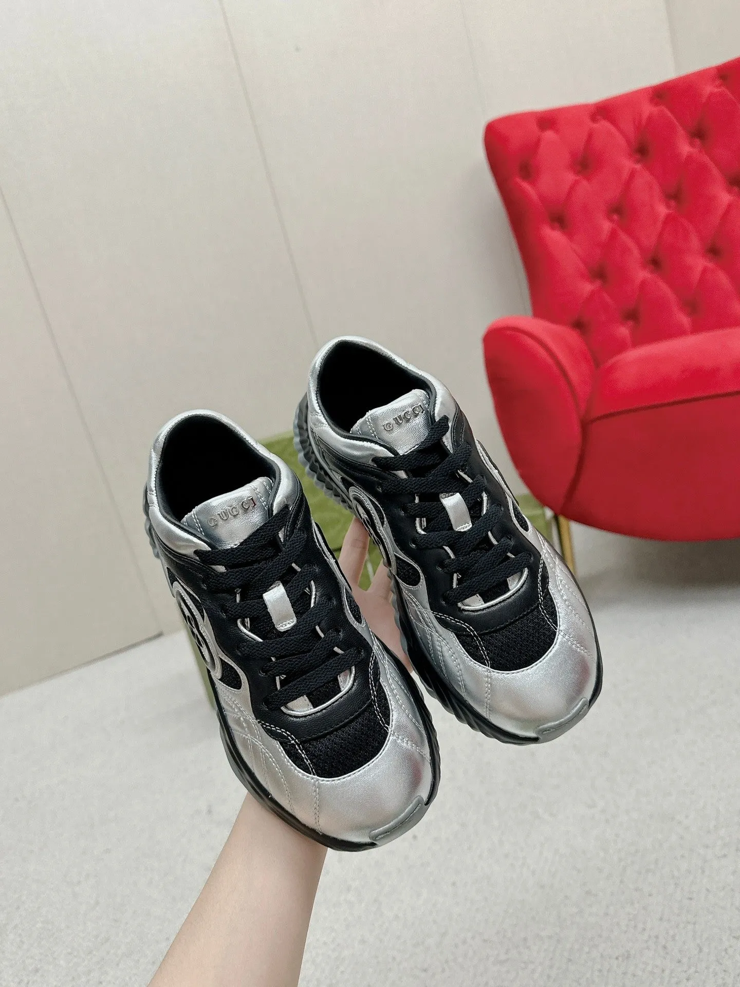 LIGHT TRAINER GG Gucci Enormous discount Extensive catalogue BLACK RIPPLE AND SILVER LAMBSKIN