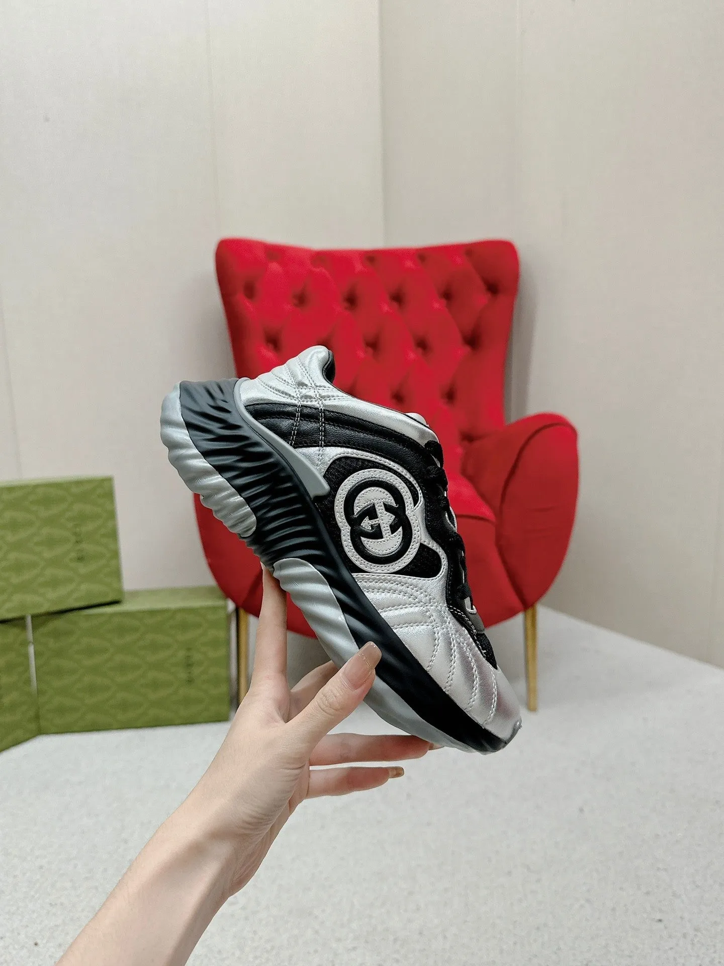 LIGHT TRAINER GG Gucci Enormous discount Extensive catalogue BLACK RIPPLE AND SILVER LAMBSKIN