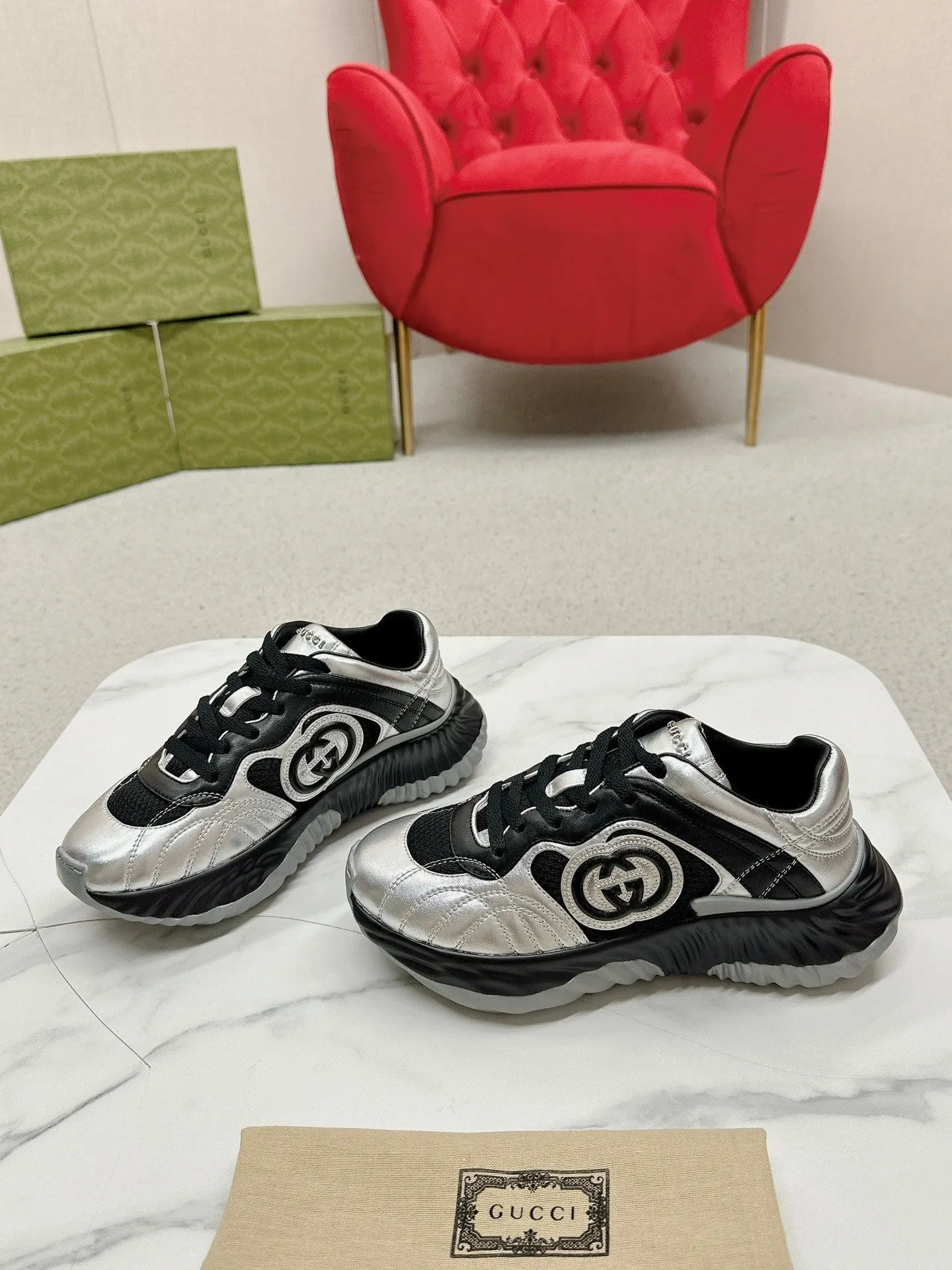 LIGHT TRAINER GG Gucci Enormous discount Extensive catalogue BLACK RIPPLE AND SILVER LAMBSKIN