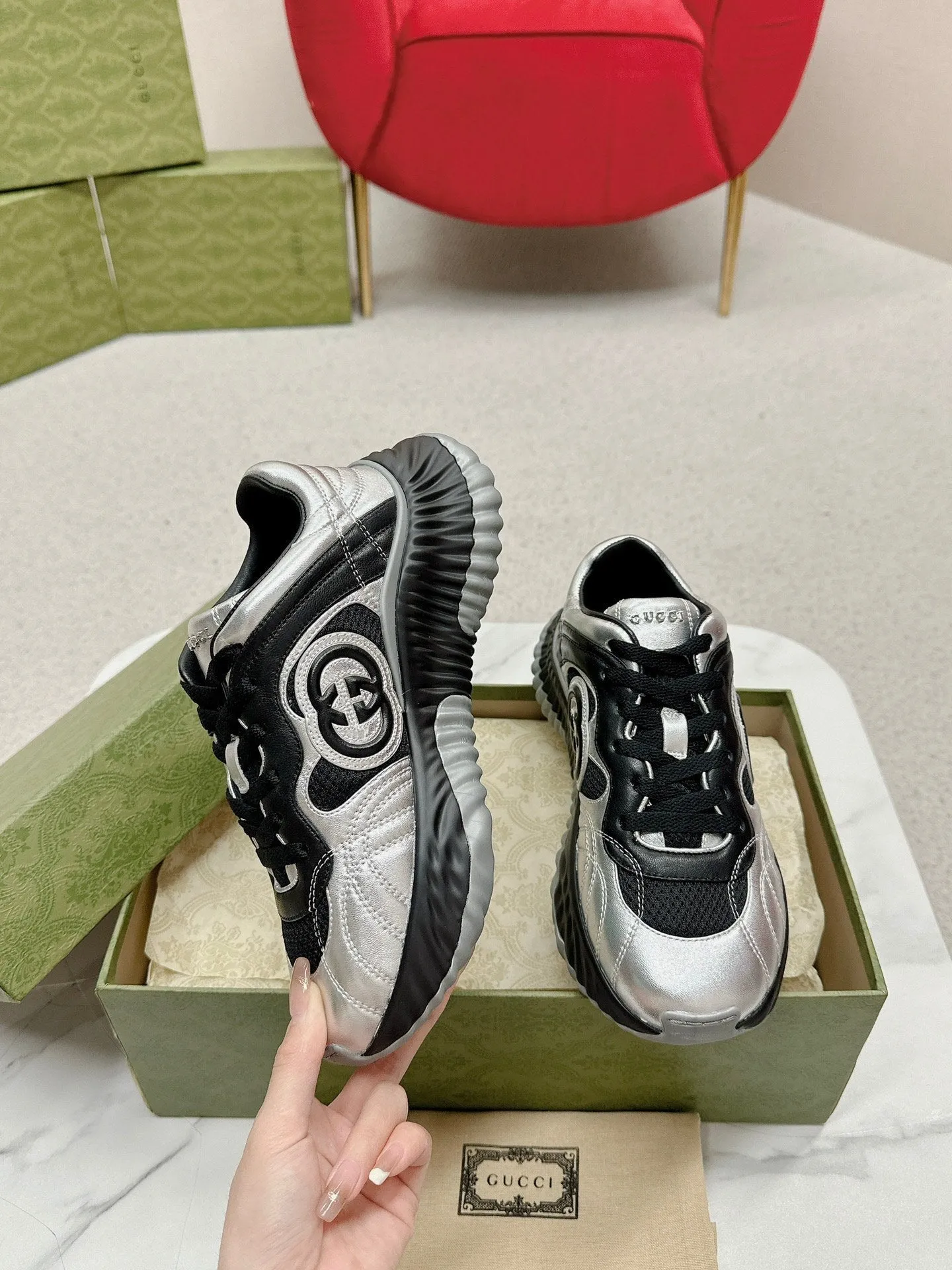 LIGHT TRAINER GG Gucci Enormous discount Extensive catalogue BLACK RIPPLE AND SILVER LAMBSKIN