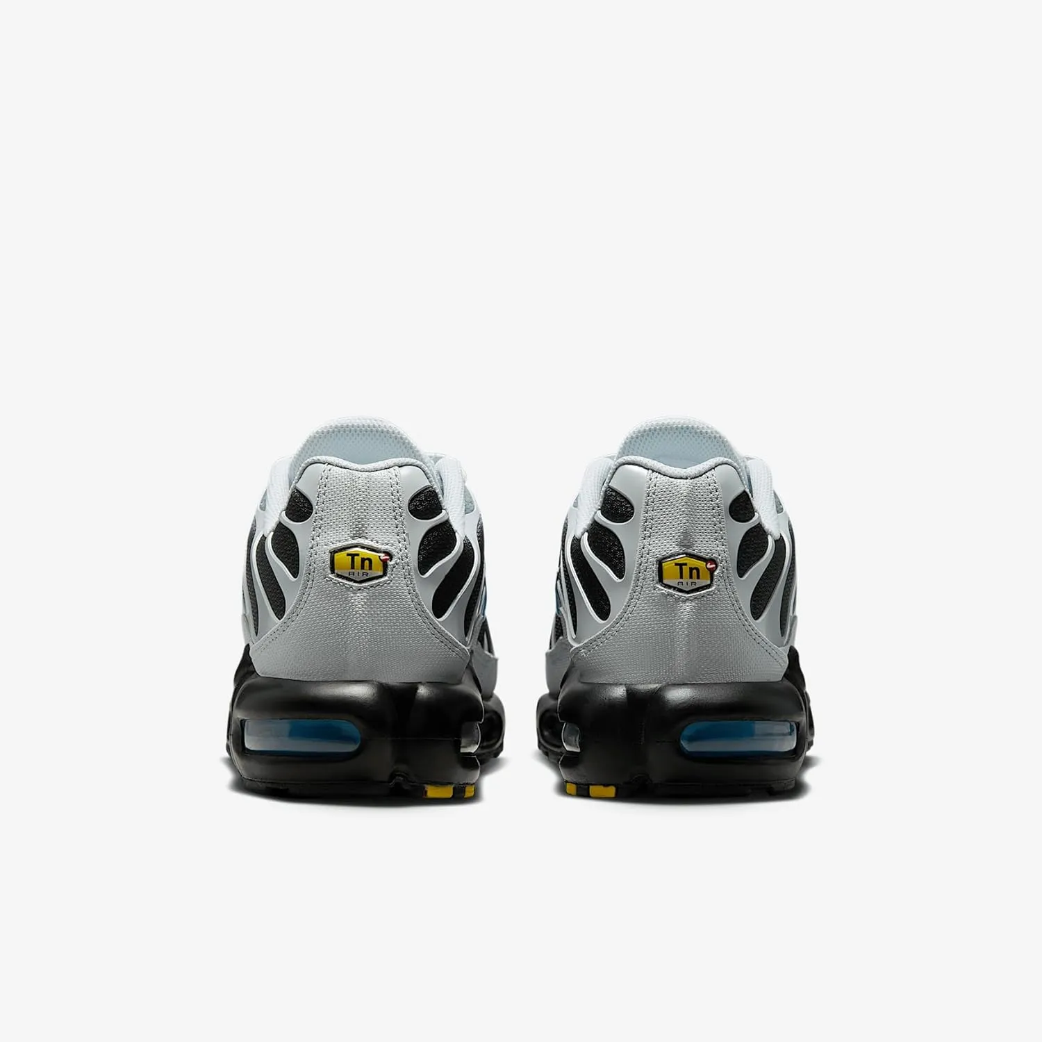 NIKE Men's Sneaker