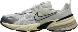 Nike V2K Run Shoes (HJ4497-100, Summit White/Pure Platinum/Light Iron Ore) Size 9
