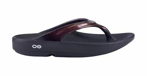 OOFOS WOMEN'S OOLALA LUXE SANDAL - CABERNET