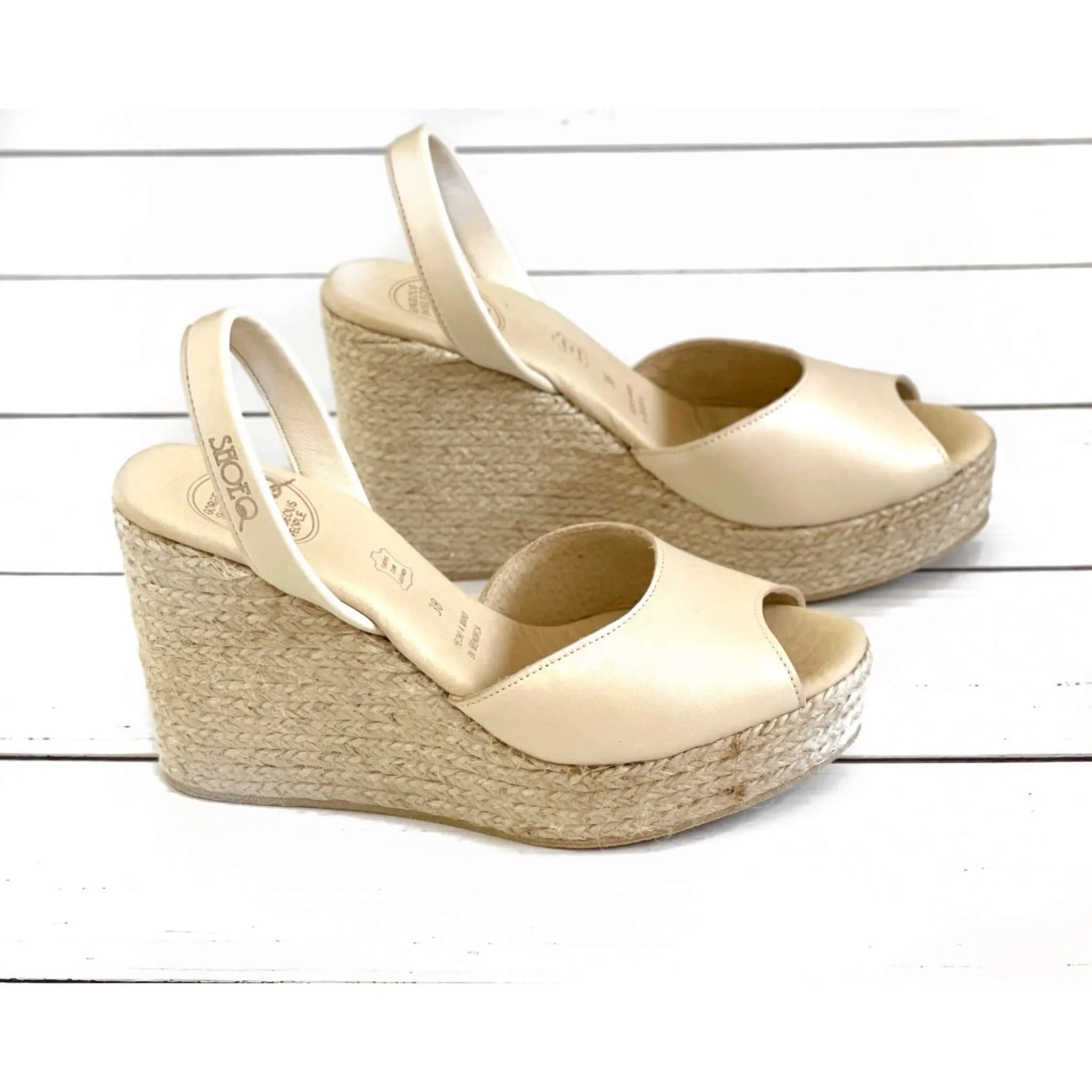 Roxy Wedge ('23 Edit) in Sandstone