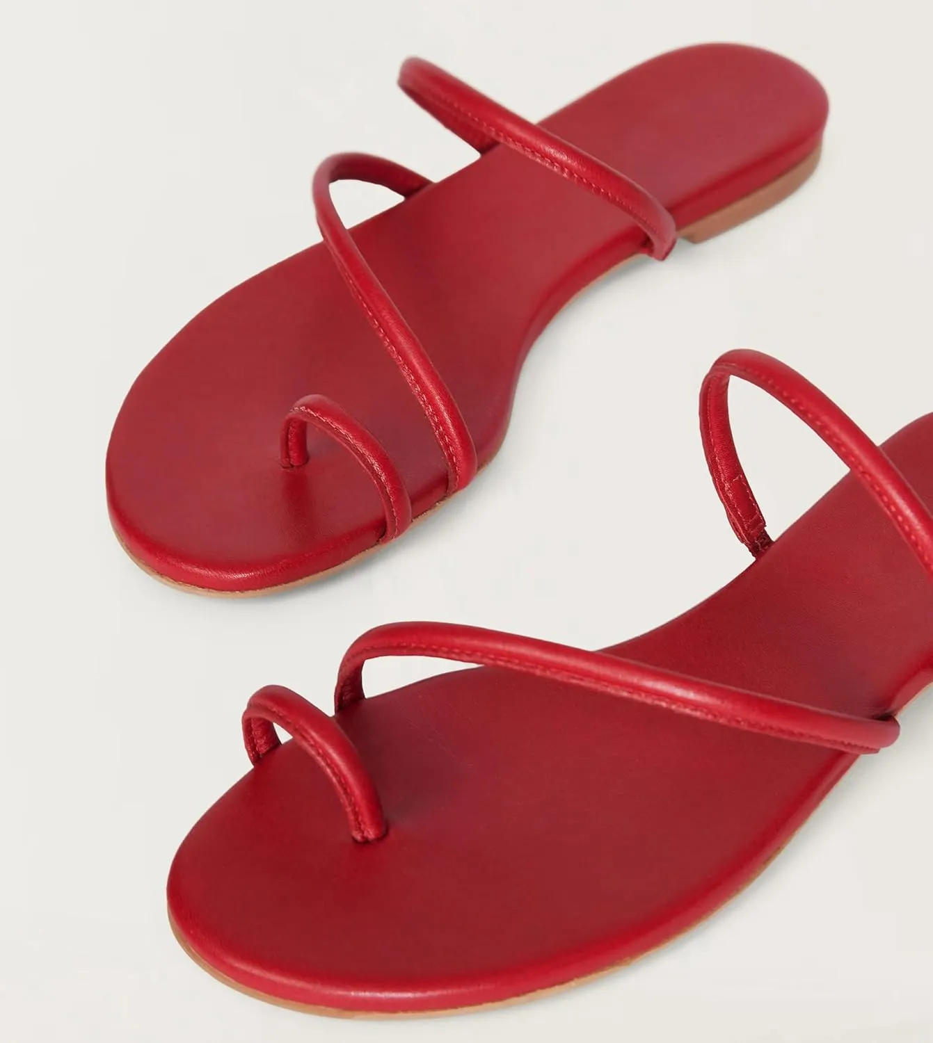 Strappy Flat Sandals for Women Open Toe Slip On Slides Toe Ring Cross Strap Slippers Sandals Casual Comfortable Summer Beach Flat Shoes