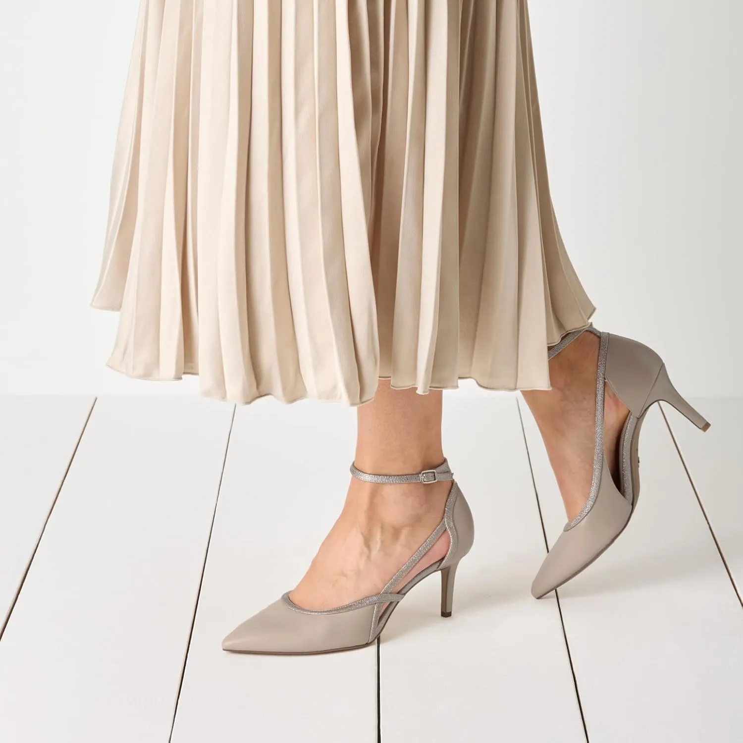 Tamaris Women's Closed-Toe Pumps