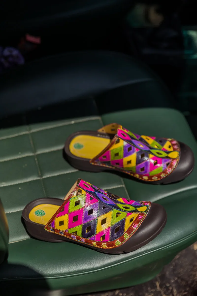 Vicconfy | DIAMOND HOLE CUT-OUT LEATHER SANDAL