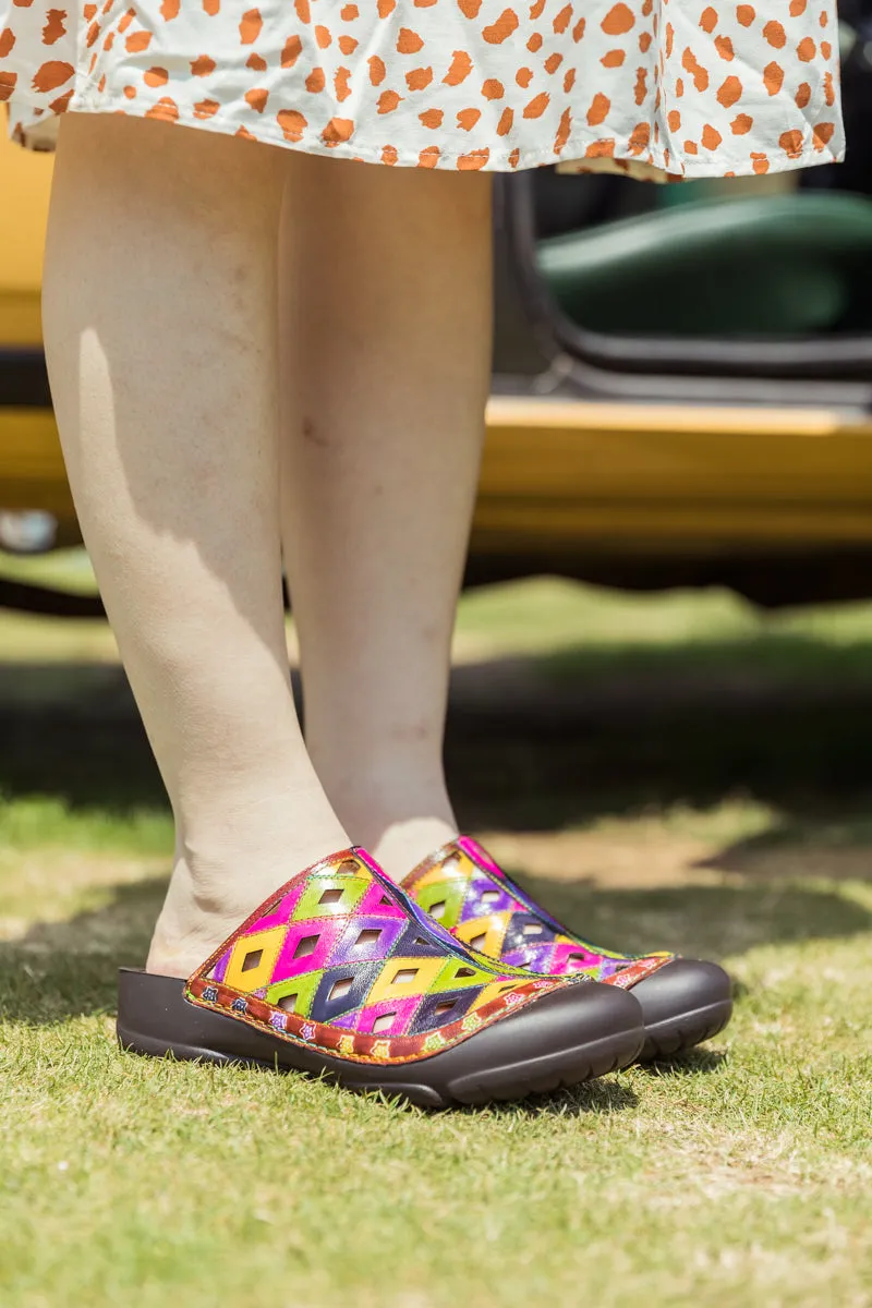 Vicconfy | DIAMOND HOLE CUT-OUT LEATHER SANDAL