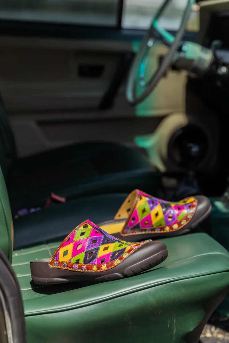Vicconfy | DIAMOND HOLE CUT-OUT LEATHER SANDAL