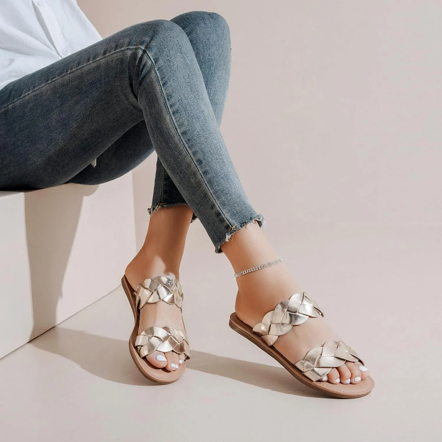 Women's Flat Slides Sandals, Summer Slippers Comfortable Braided Strap Round Open Toe Casual Beach Shoes for Women.