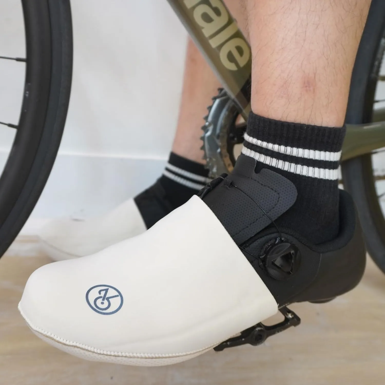YKYWBIKE Cycling Shoe Covers Thermal Shoe Toe Covers Winter Cycling Overshoes Protectors Windproof Half Shoecover for Men Women Bike Shoe Covers for Mountain Road Bike